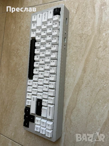 Продавам механична клавиатура Womier SK71 – отлично състояние, снимка 1