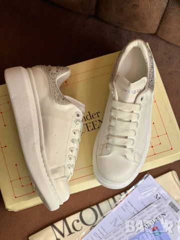 дамски маратонки Alexander Mcqueen , снимка 3 - Маратонки - 50749533