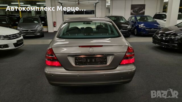 Mercedes-Benz E 200-ELEGANCE, снимка 4 - Автомобили и джипове - 36136645