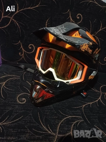 Оранжева кросова каска, снимка 2 - Аксесоари за велосипеди - 53114976