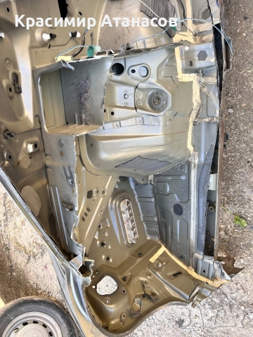 Заден ляв  калник за Тойота Авенсис T27.седан. 2009-2015г, снимка 5 - Части - 52967679