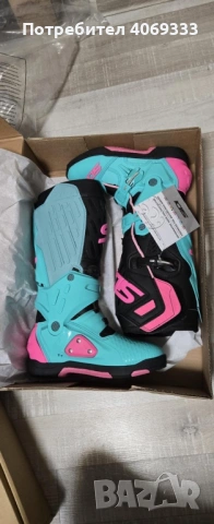 Чисто нови дамски мото ботуши 39 номер