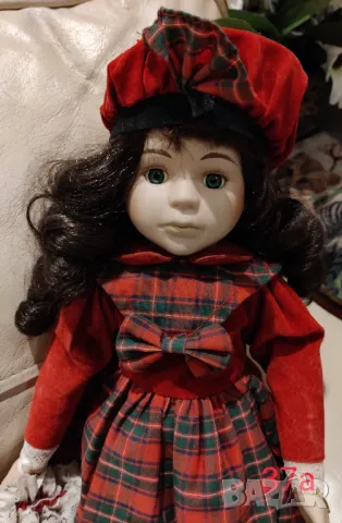 Порцеланова кукла , снимка 1