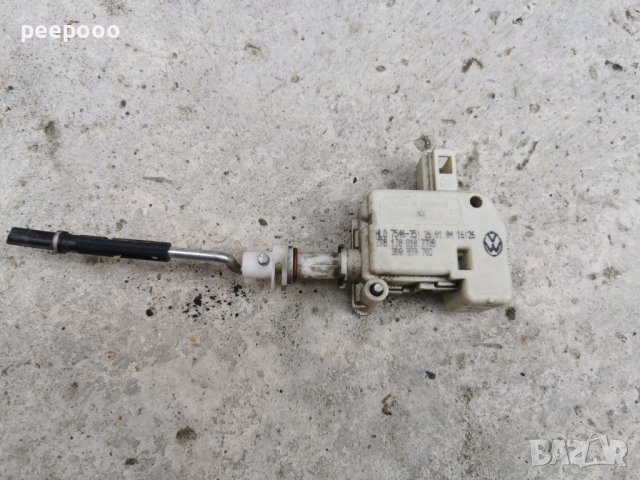 Ключалка за капачката на резервоара за Volkswagen Touareg SUV , № 3B0 959 782