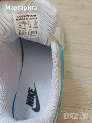 Дамски маратонки Nike, снимка 3 - Маратонки - 51741678