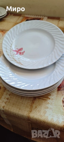 Български порцеланов сервиз от 24 части, снимка 7 - Антикварни и старинни предмети - 53839267