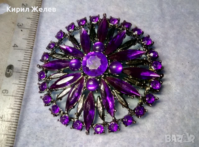 СТИЛНА СРЕБРИСТА КРИСТАЛНА БРОШКА с НУЖДА от НОВА ИГЛА ПОДХОДЯЩА и За МЕДАЛЬОН 48786, снимка 2 - Други - 51277863