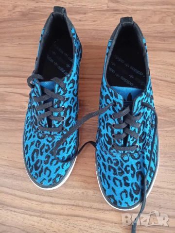 Adidas оригинални дамски UK 38 2/3