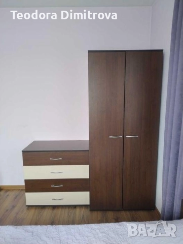 Продавам много запазени гардероб и скрин 