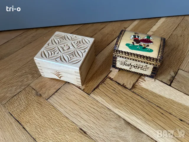 Малки дървени кутийки за съхранение на бижута и съкровища