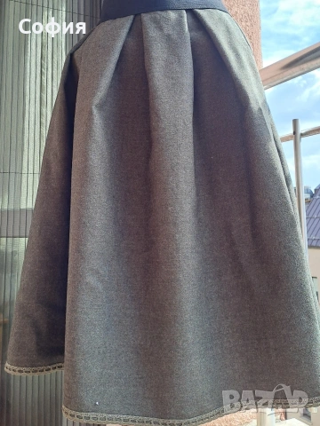 нова вълнена пола