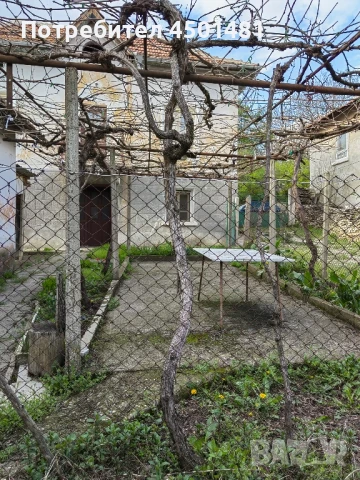 двуетажна къща в с. Върбешница , снимка 1