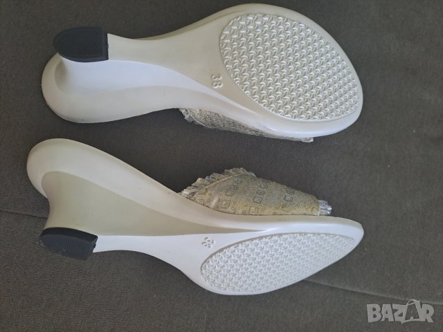 Дамски чехли сребристи №38 нови, снимка 5 - Чехли - 41862343