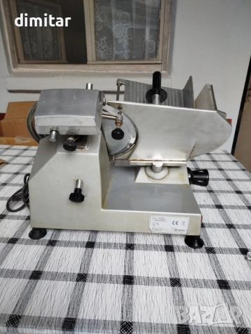 Професионална слайс  машина -250 мм, снимка 10 - Обзавеждане на кухня - 52467352