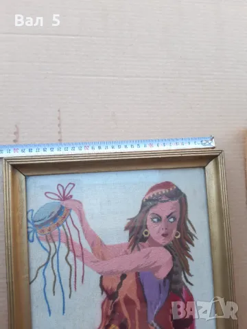 Стар ръчно шит гоблен ТАНЦУВАЩА ЦИГАНКА С ДАЙРЕ, снимка 5 - Гоблени - 49584673