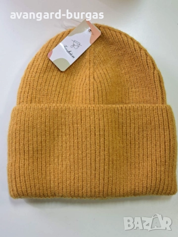 334 Дамска плетена шапка,ангора-бутикова, снимка 4 - Шапки - 52537870