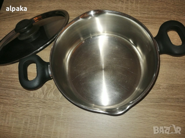 Продавам 2.6 литра маркова тенджера с капак, неръждъвейка, индукция, снимка 2 - Съдове за готвене - 53686545