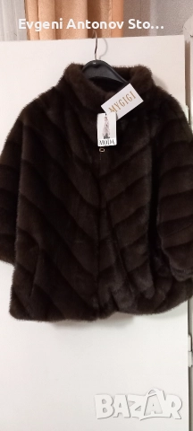 Продавам палто цвят кафе Ново