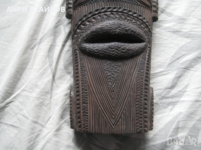 Продавам ръчно изработена черна маска от дърво, снимка 4 - Антикварни и старинни предмети - 53432294