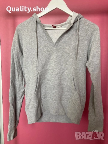 Hoodie с V- образно деколте