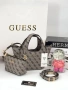 GUESS дамска чанта, снимка 9
