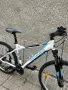 Алуминиев велосипед 26 цола 21 скорости палцови команди преден амортисьор много запазено , снимка 7