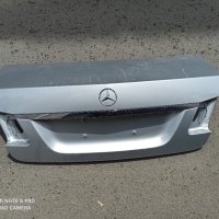 Заден капак седан Mercedes e class w212 , снимка 1 - Части - 40857303