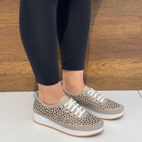 Дамски обувки от естествена кожа с перфорация в бяло , снимка 2 - Дамски ежедневни обувки - 41869789