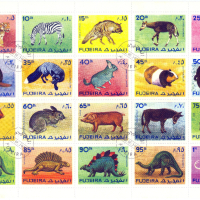 Фуджейра - ОАЕ "Динозаври/Бозайници", клеймовани - СТО, подредени в малък лист - 20 марки, снимка 1 - Филателия - 44818435
