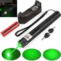 Нов Мощен зелен лазер със заключване, Акумулаторна батерия и зарядно, снимка 1 - Други игри - 41788047