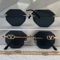 Valentino дамски слънчеви очила Осмоъгълник с верижка синджир, снимка 2 - Слънчеви и диоптрични очила - 44701759