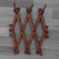 Продавам стара,дървени закачалки за стена.Може да се регулира дължината и.Ръчна изработка., снимка 2 - Антикварни и старинни предмети - 39466822