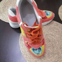 Дамски спортни обувки , снимка 1 - Дамски ежедневни обувки - 41812383