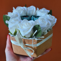 Ароматни сапунени рози в кутия, снимка 1 - Подаръци за жени - 44656500