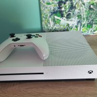 ОТЛИЧЕН Xbox One S + Fortnite, с 4K UHD Blu-ray с АКАУНТ и МНОГО ИГРИ 1TB, по-добър от Playstation 4, снимка 5 - Xbox конзоли - 39105913