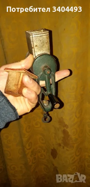 Винтидж орехомелачка , снимка 1