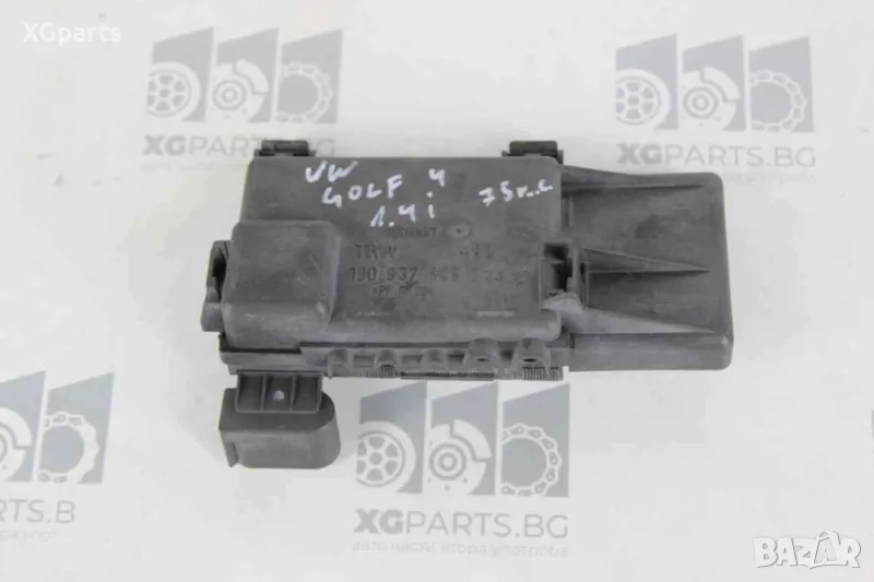 Бушонно табло над акумулатора за Volkswagen Golf 4 1.4i 75 к.с. (1997-2005) , снимка 1