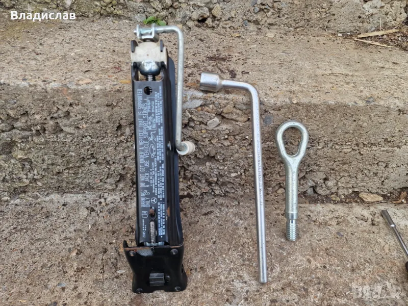 Крик,ключ,кука,подложка за гума Mercedes w203 C-Class , снимка 1