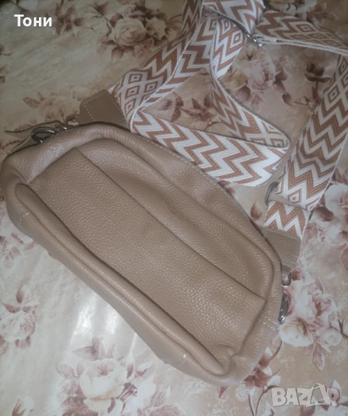 Нова Кожена Красива Дамска Чантичка , снимка 1