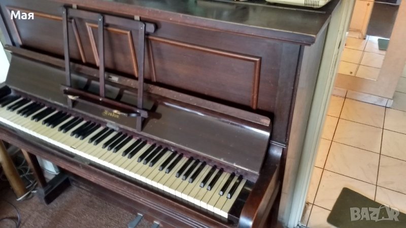 Продавам пианото Normelle купено от Англия през 1973 г. , снимка 1