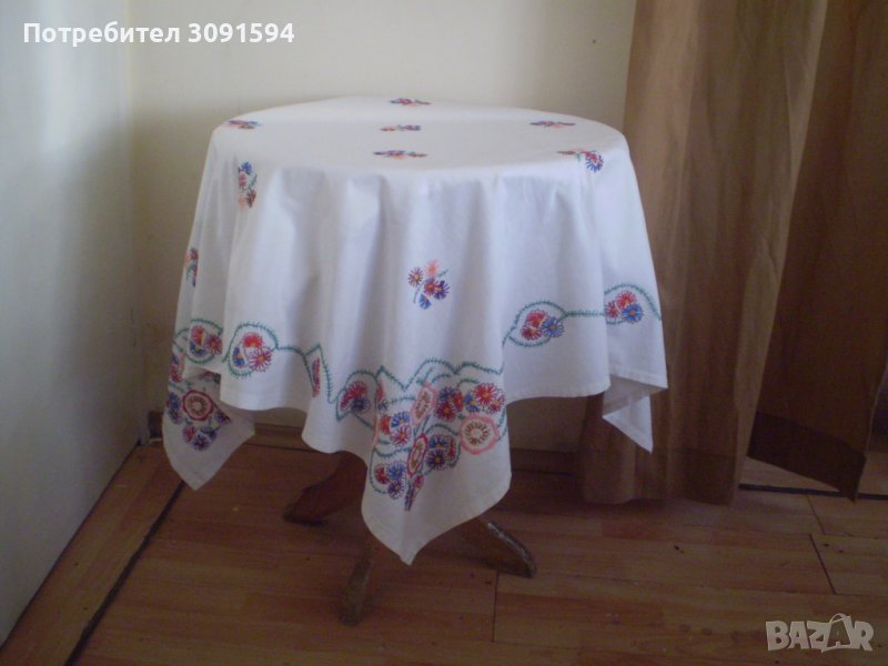 Стара ръчно бродирана памучна  покривка за маса , снимка 1