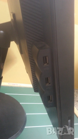 Монитор Lenovo ThinkVision LT2452pwC 1920x1200 24 инча, снимка 3 - Монитори - 52233648