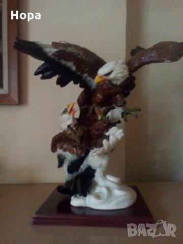 Керамична пластика ,, Белоглави орли"