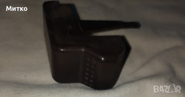 Декоративно пластмасово копче за аварийните сведлини от Ауди 80 В2 AUDI 80 B2, снимка 4 - Части - 41885845