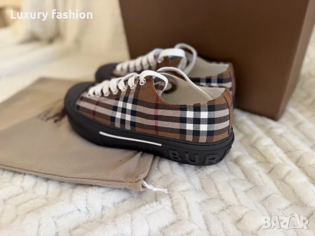 дамски маратонки Burberry , снимка 3 - Маратонки - 56149445