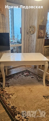 Продавам трапезна маса.