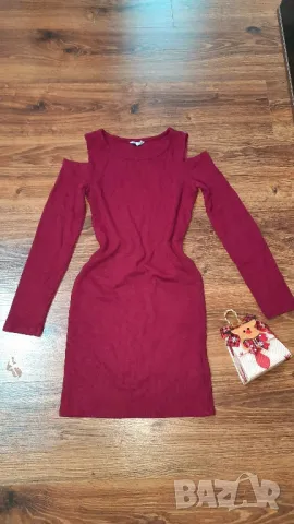 Червена рокля, снимка 2 - Детски рокли и поли - 48337086