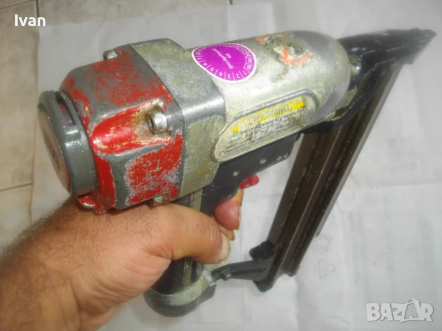 MAX ПНЕВМАТИЧЕН ТАКЕР ЗА ПИРОНИ ДО 50мм ПРОФЕСИОНАЛЕН С ДУРАЛУМИНИЙ ПЪЛНИТЕЛ, снимка 16 - Други инструменти - 51010654