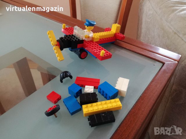 Много стар Конструктор Лего - LEGO Airport 250 - Самолет с пилот