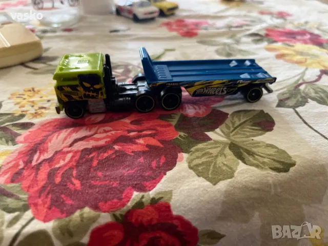 Hotwheels камион